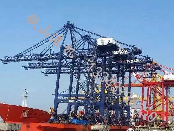 湖南衡陽(yáng)岸橋廠家岸橋工作起來效率高，節(jié)省空間